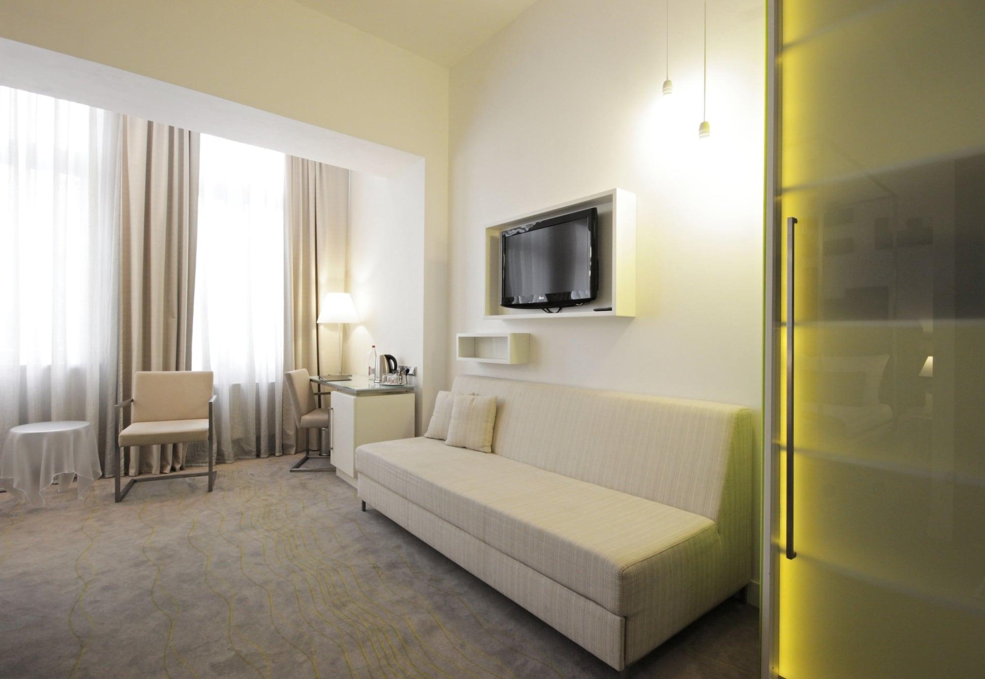 Hotell Pure White 4*
