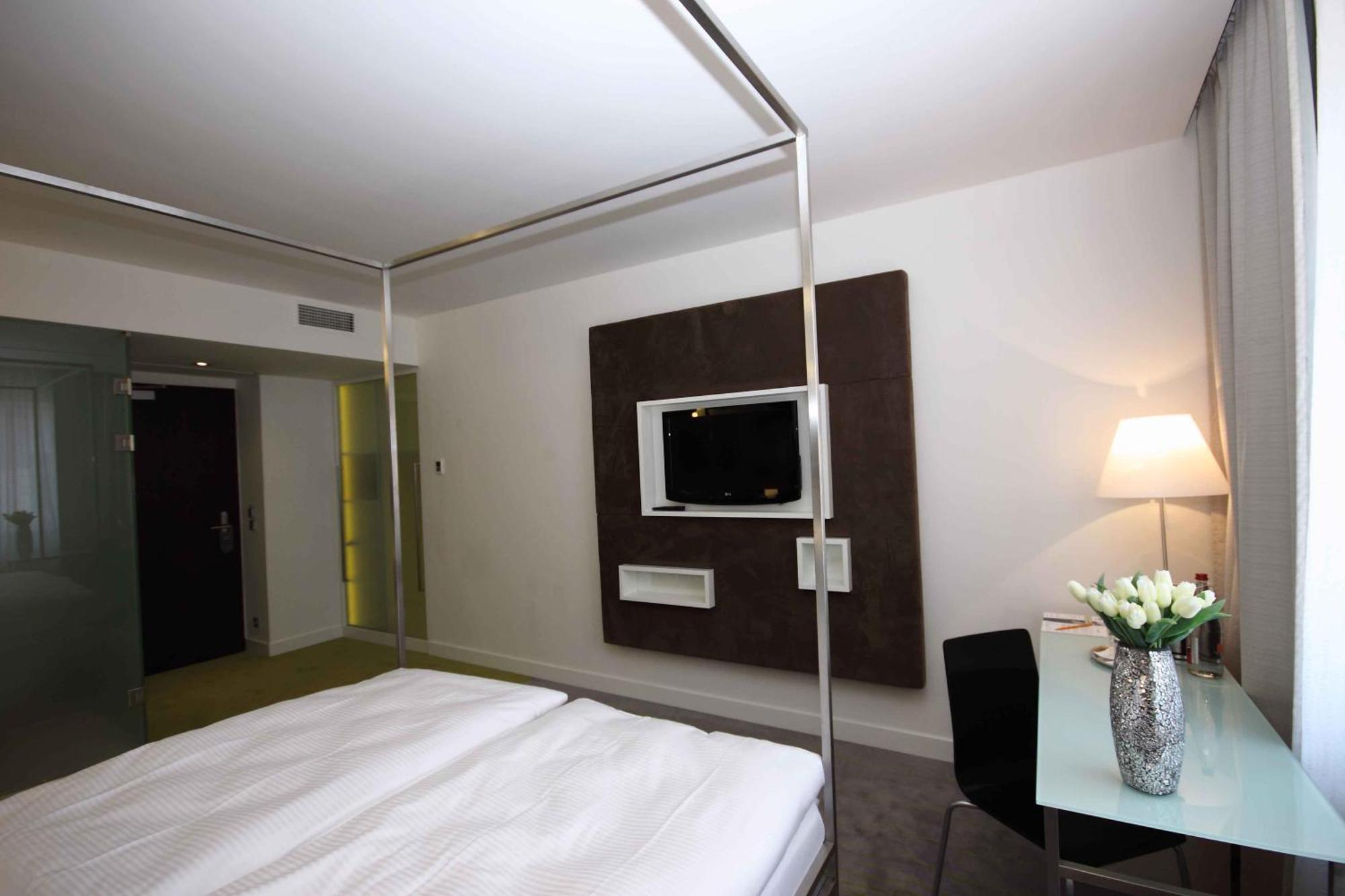 Hotell Pure White Prag