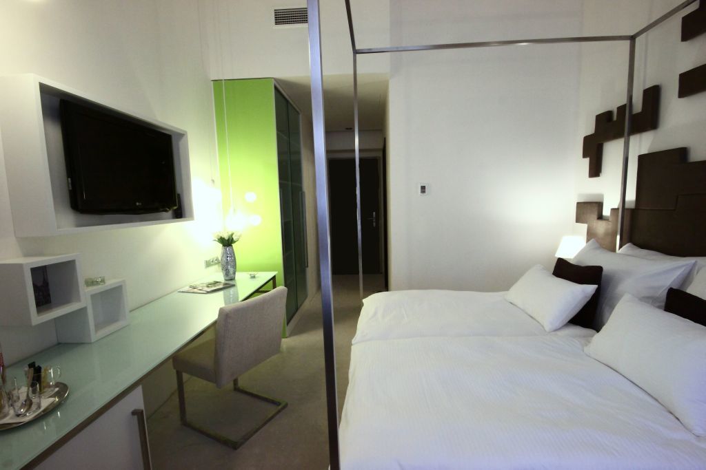 Hotell Pure White 4*