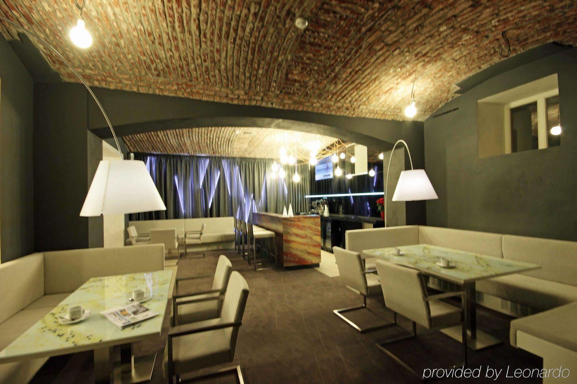 Pure White Hotell 4*