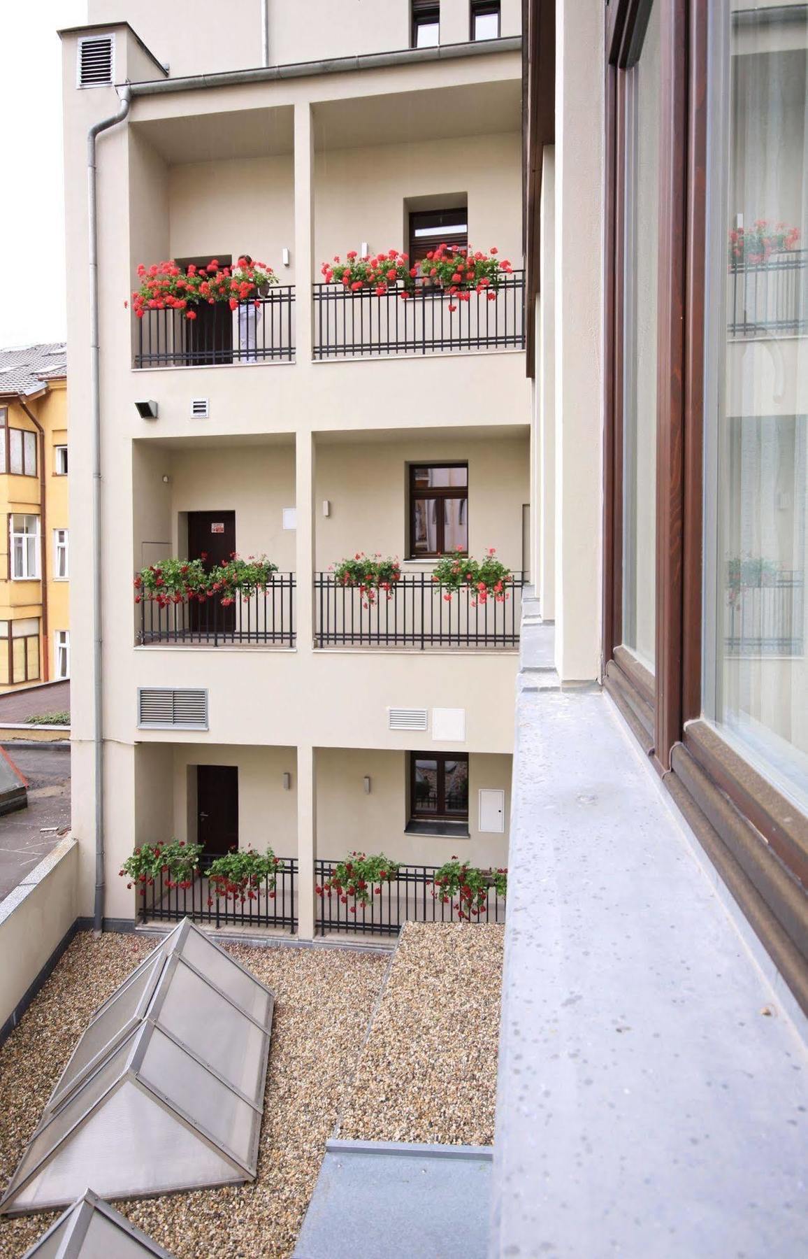 Pure White Hotell 4*